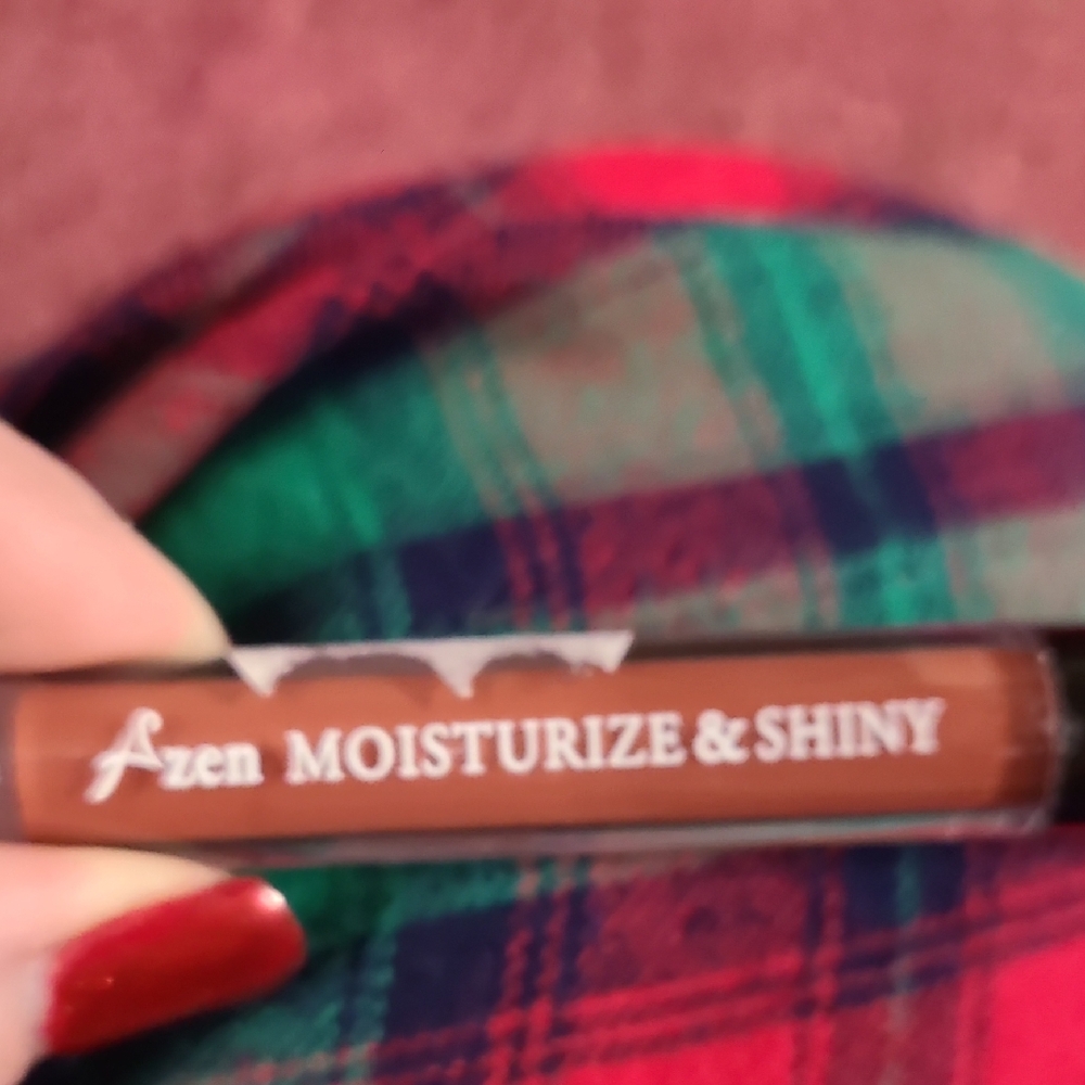 Moisturize & Shiny Lip Gloss — Warm Brown